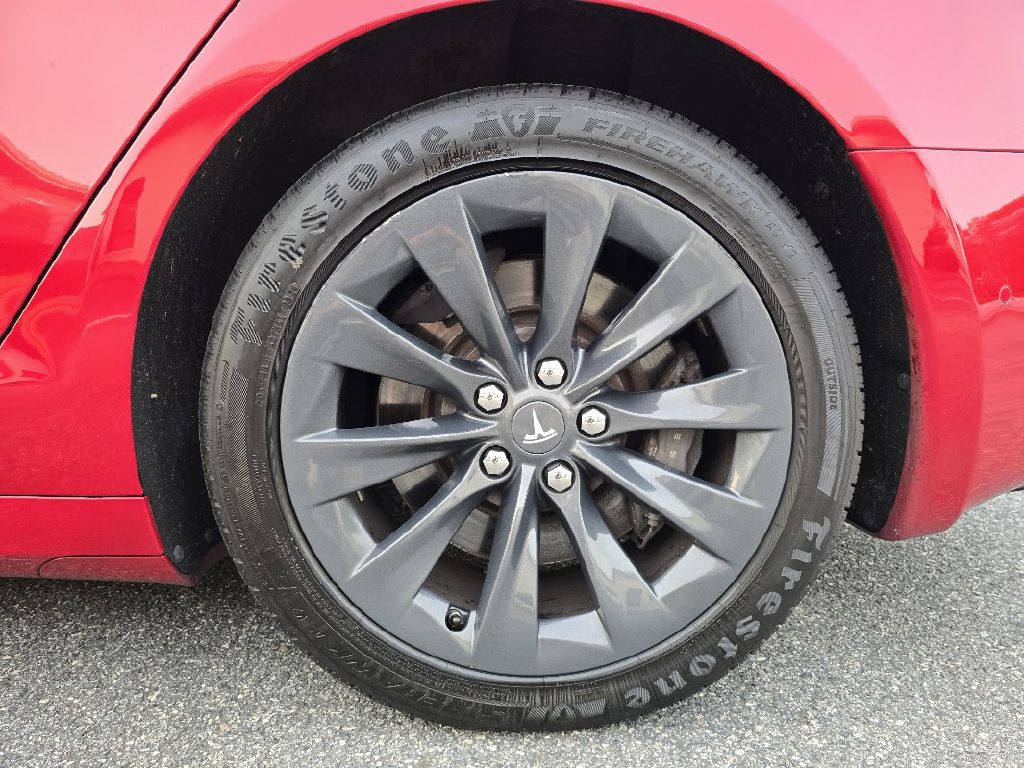 2016 Tesla Model S Image 19