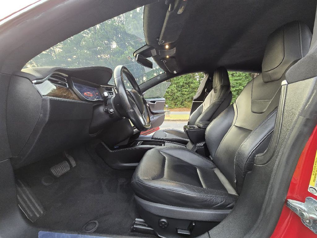 2016 Tesla Model S Image 23