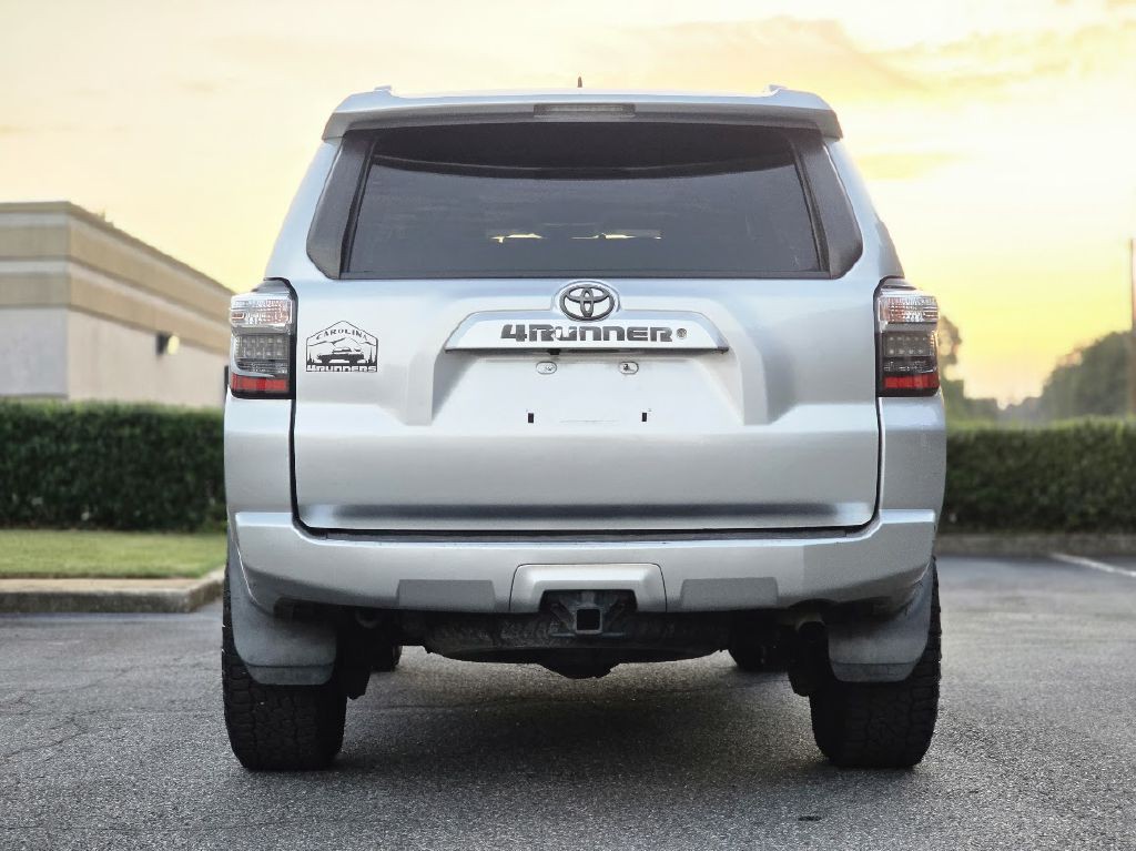 2016 Toyota 4Runner Image 6