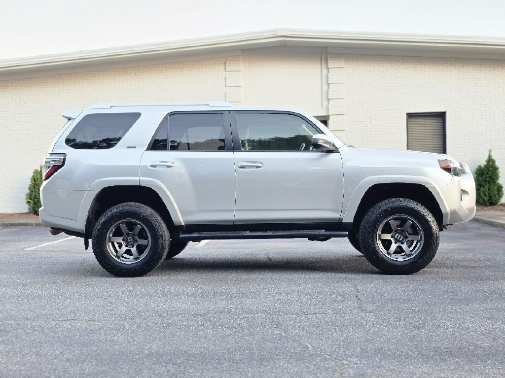 2016 Toyota 4Runner Image 8