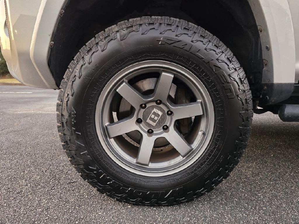 2016 Toyota 4Runner Image 12