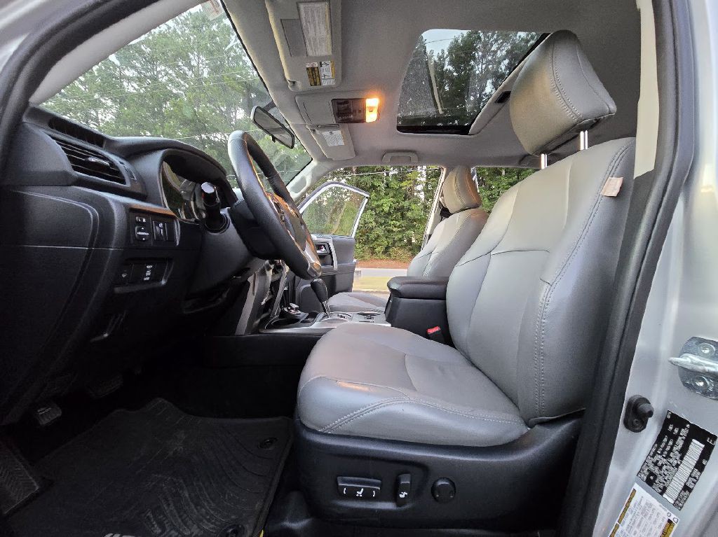 2016 Toyota 4Runner Image 21