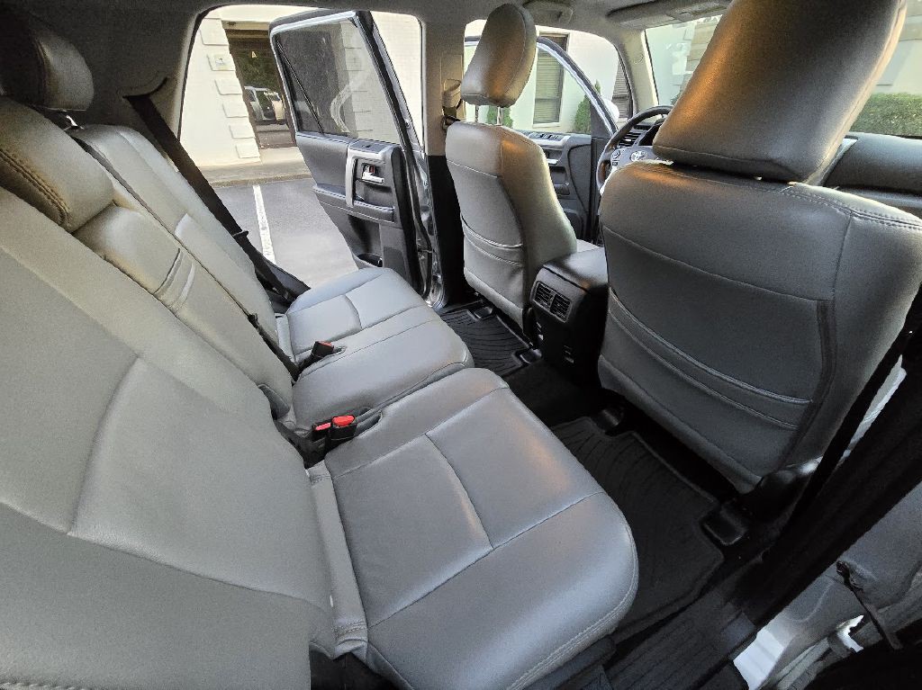 2016 Toyota 4Runner Image 26