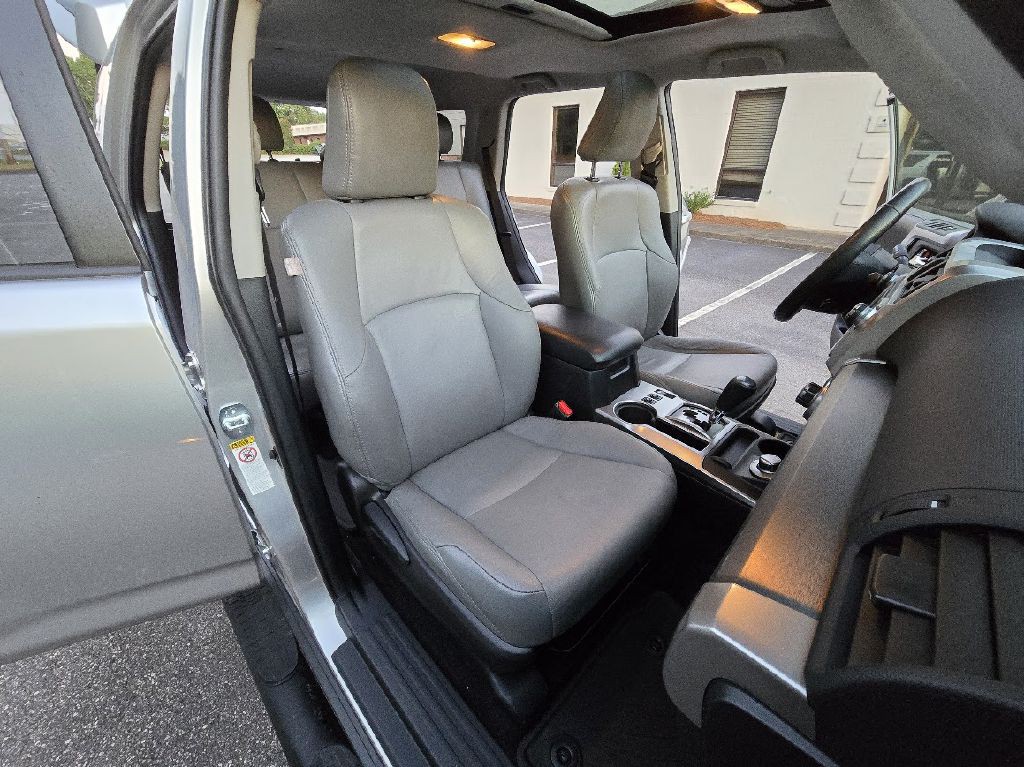 2016 Toyota 4Runner Image 27