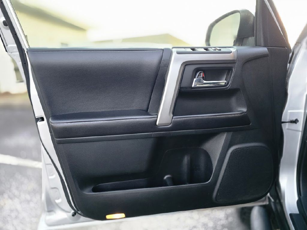 2016 Toyota 4Runner Image 31