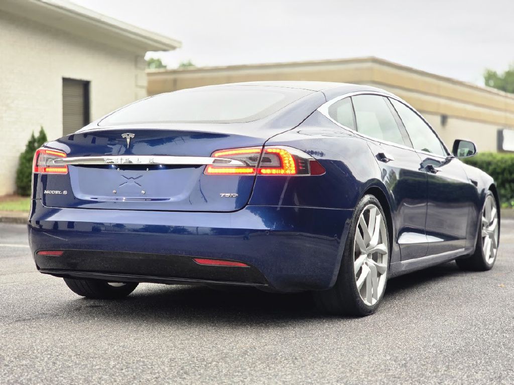 2017 Tesla Model S Image 12
