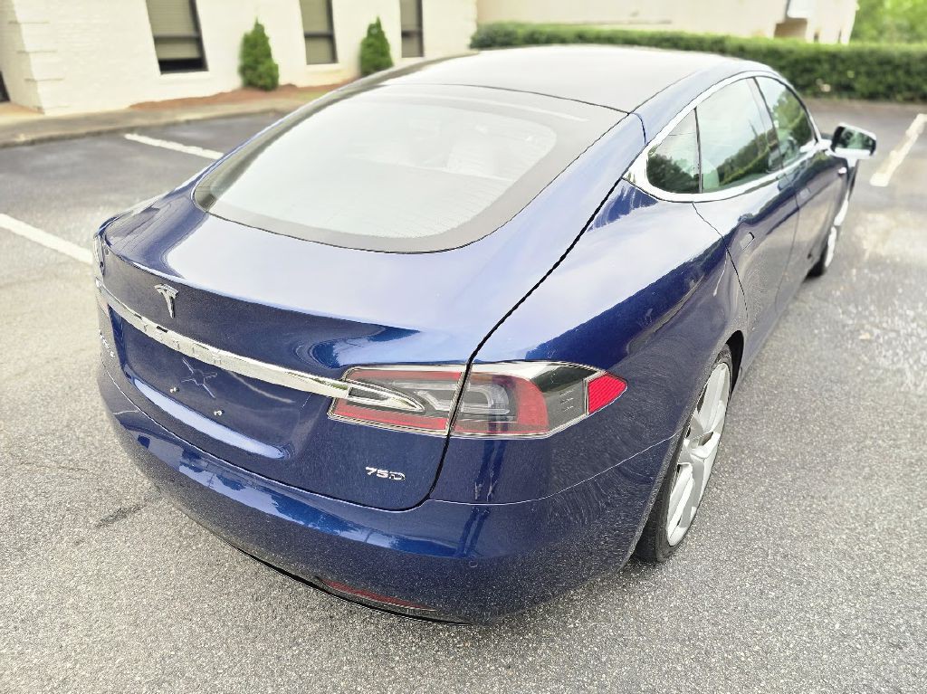 2017 Tesla Model S Image 13