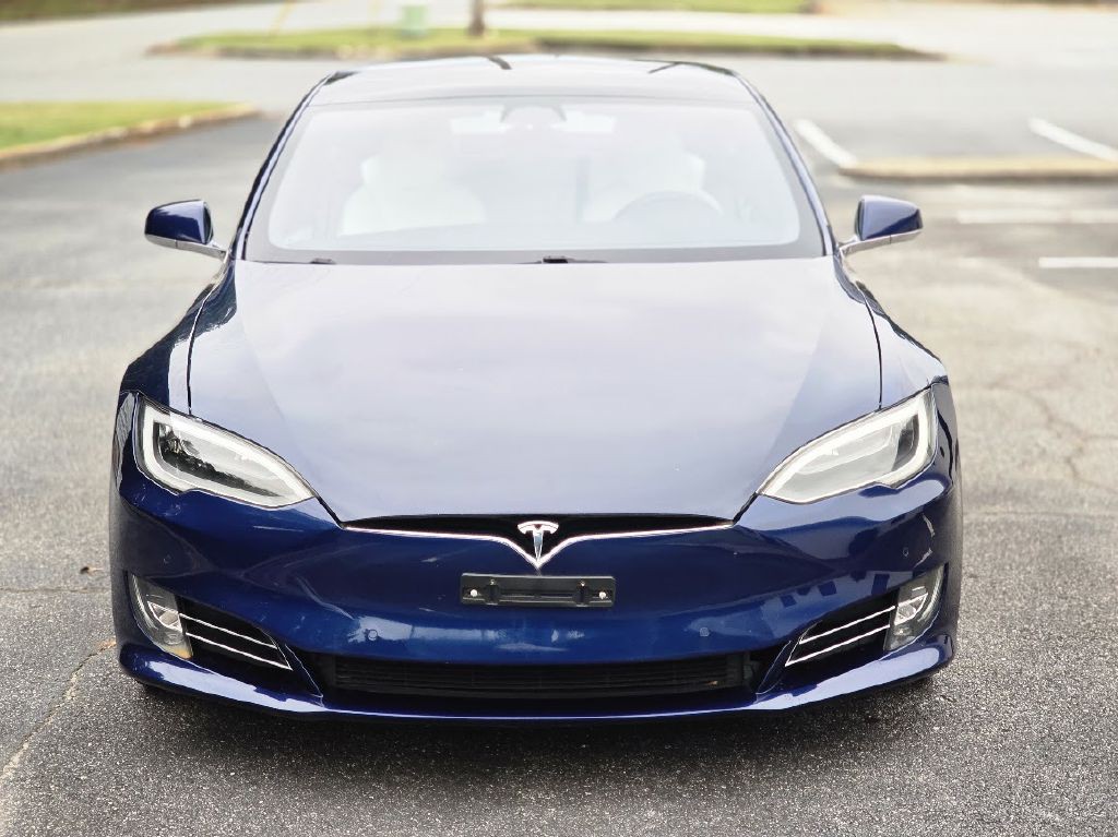 2017 Tesla Model S Image 17