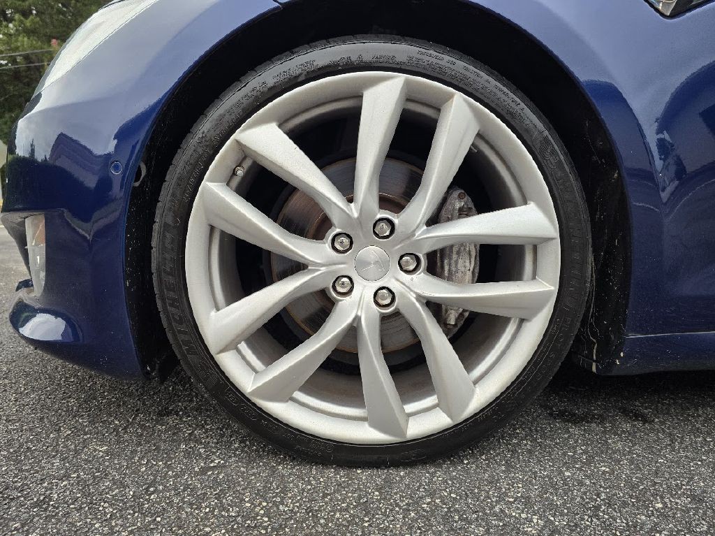 2017 Tesla Model S Image 19