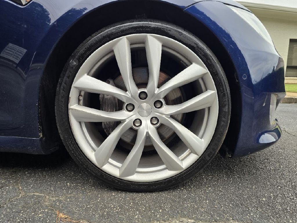 2017 Tesla Model S Image 22