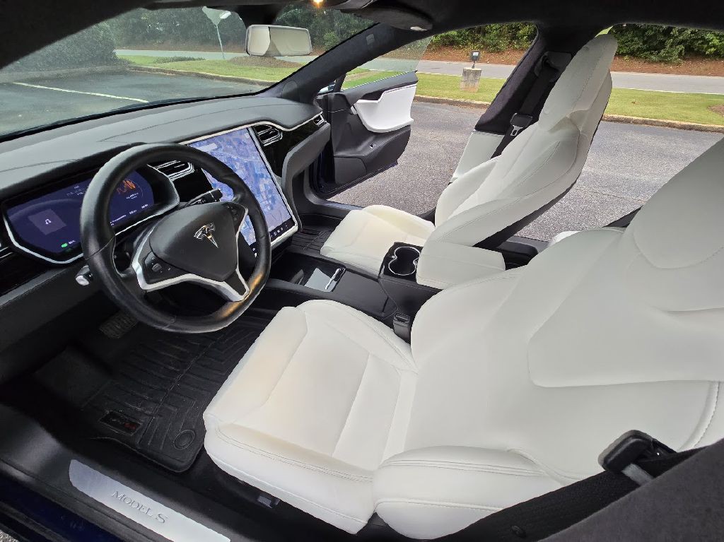 2017 Tesla Model S Image 24