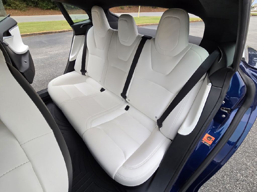 2017 Tesla Model S Image 25