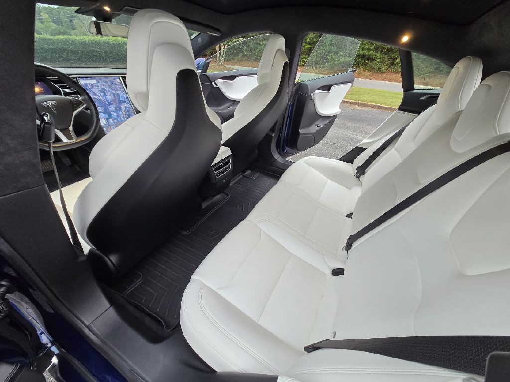 2017 Tesla Model S Image 26