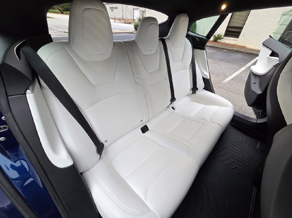 2017 Tesla Model S Image 28