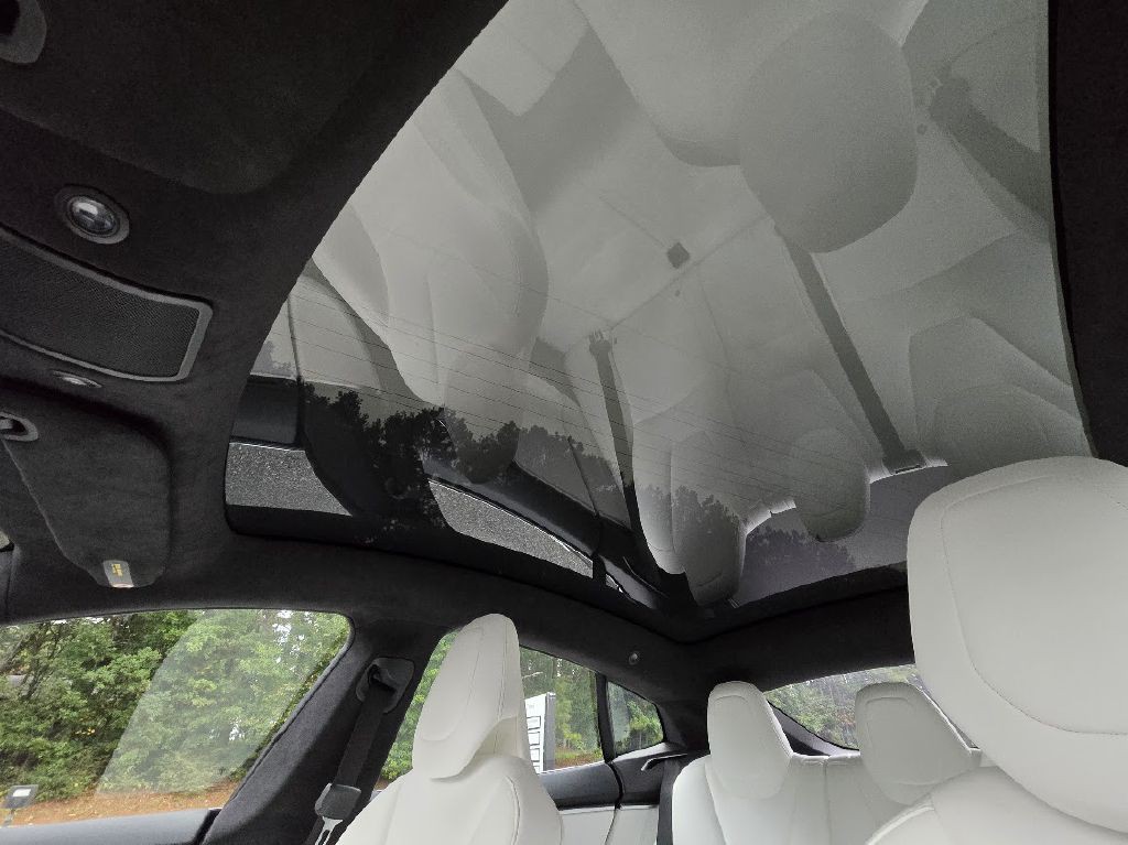 2017 Tesla Model S Image 32