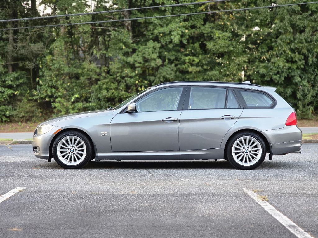 2011 BMW 3 Series Image 4