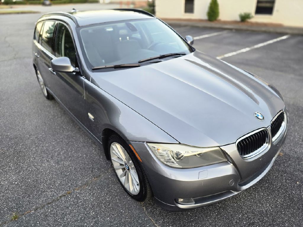 2011 BMW 3 Series Image 14