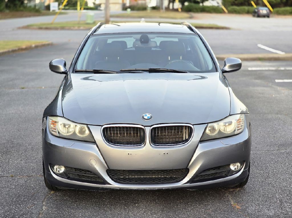 2011 BMW 3 Series Image 16