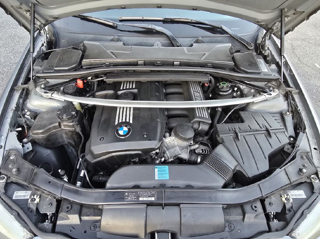 2011 BMW 3 Series Image 22