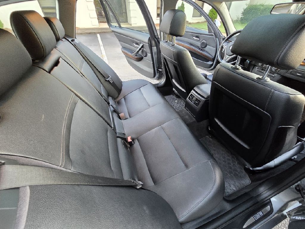 2011 BMW 3 Series Image 27