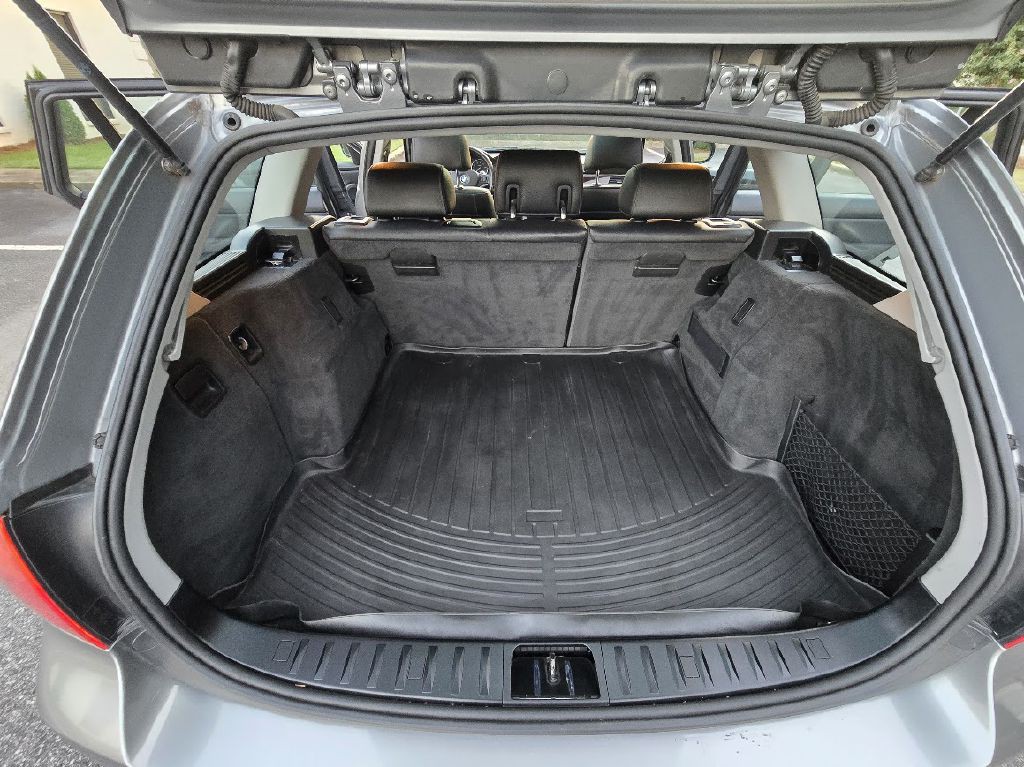 2011 BMW 3 Series Image 28