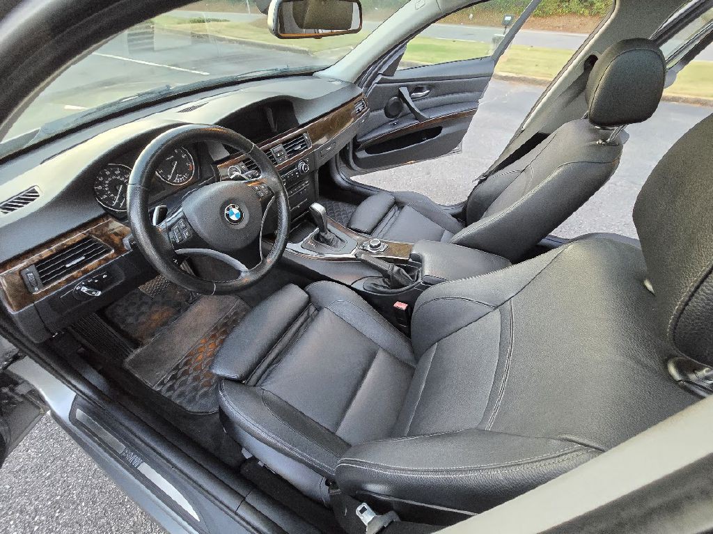 2011 BMW 3 Series Image 30