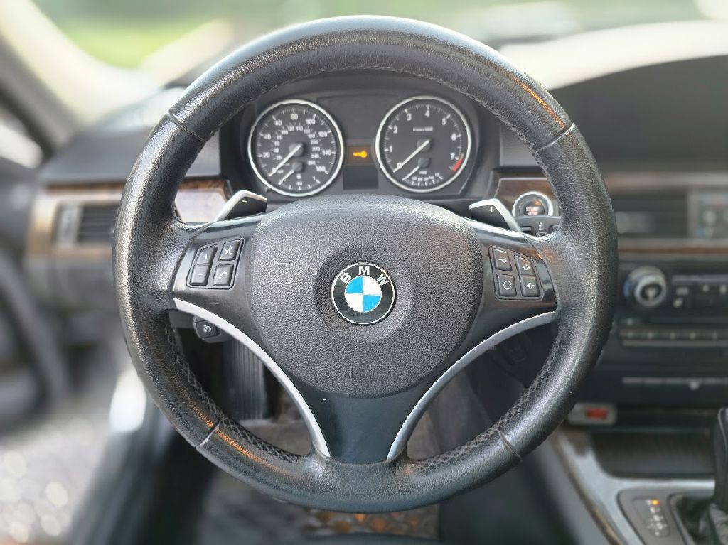 2011 BMW 3 Series Image 37