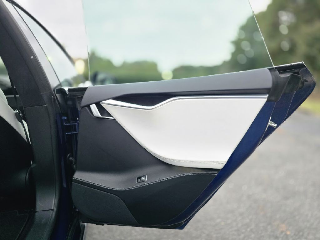 2018 Tesla Model S Image 27