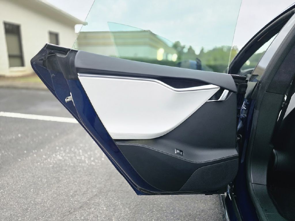 2018 Tesla Model S Image 28