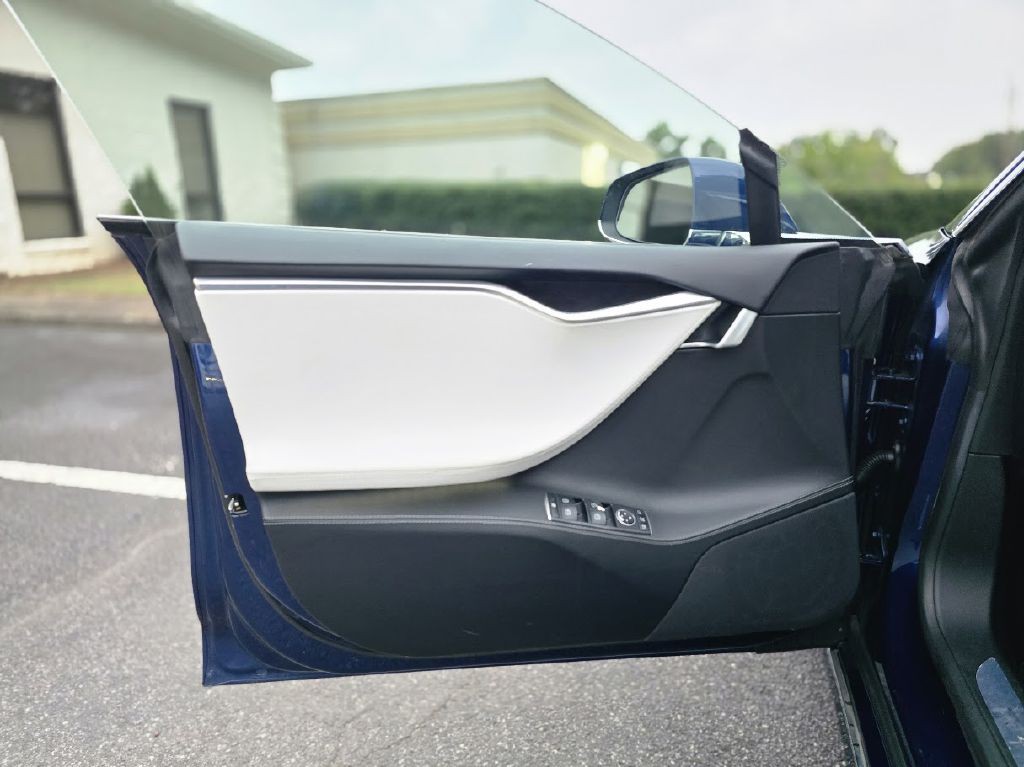 2018 Tesla Model S Image 29