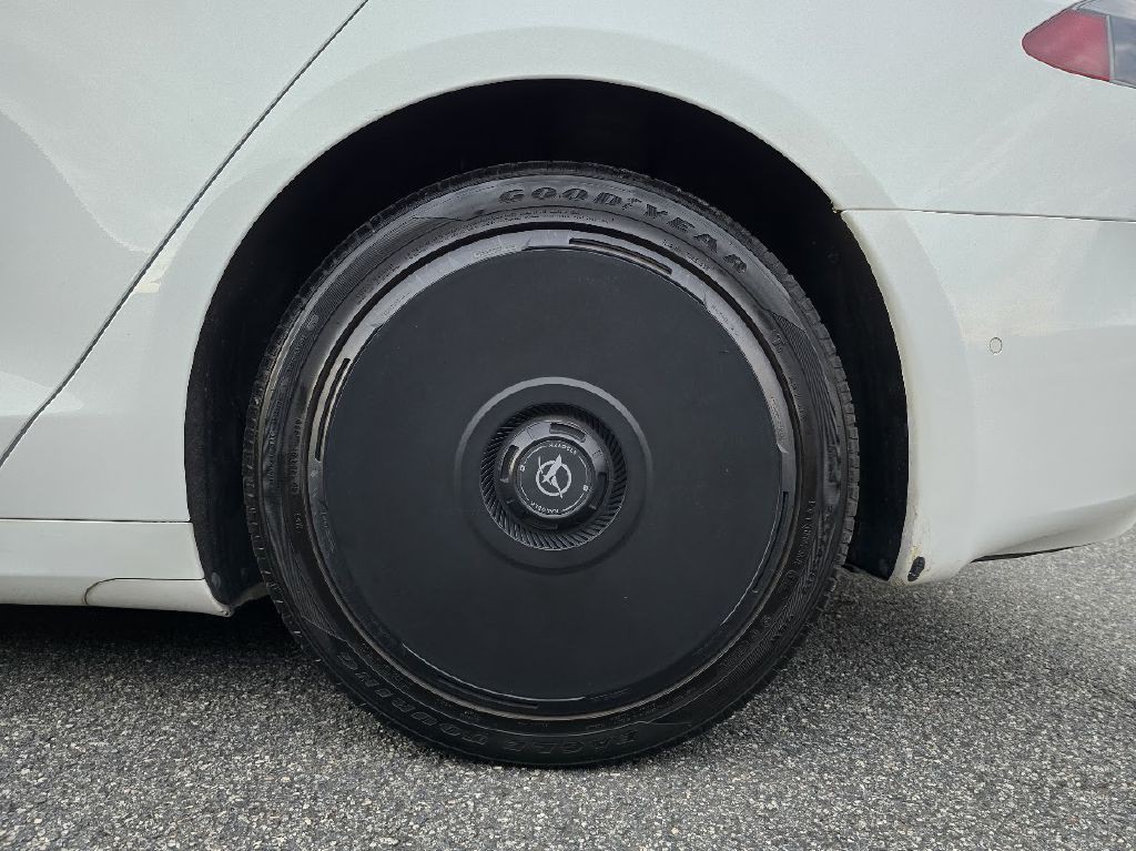 2018 Tesla Model S Image 18