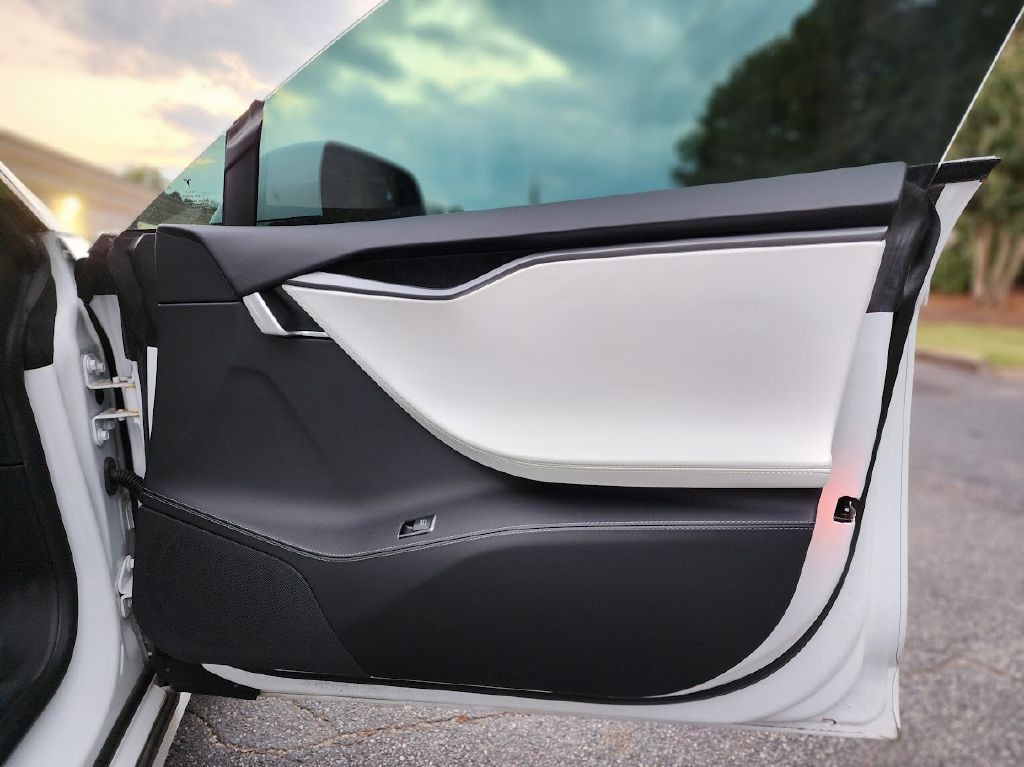 2018 Tesla Model S Image 31