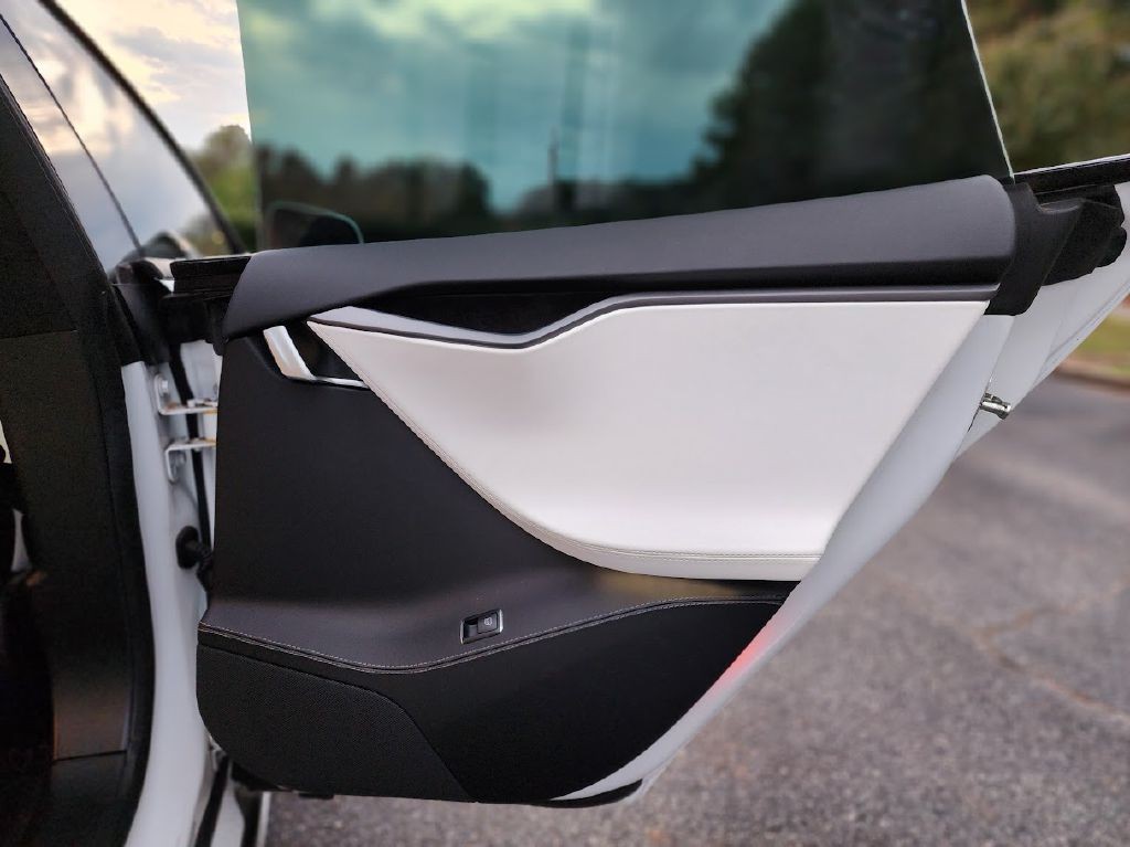 2018 Tesla Model S Image 32