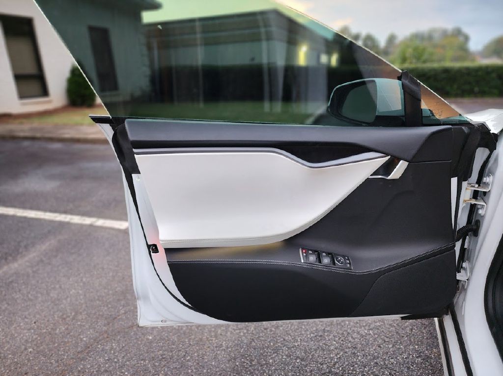2018 Tesla Model S Image 34