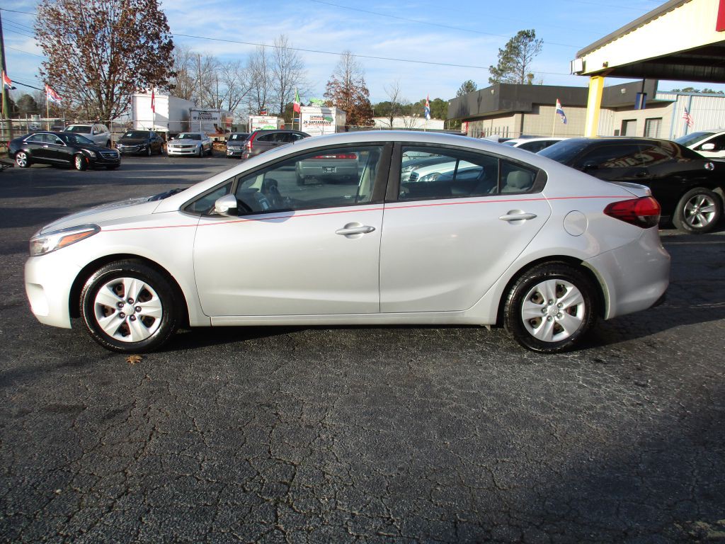 2017 Kia Forte Image 3