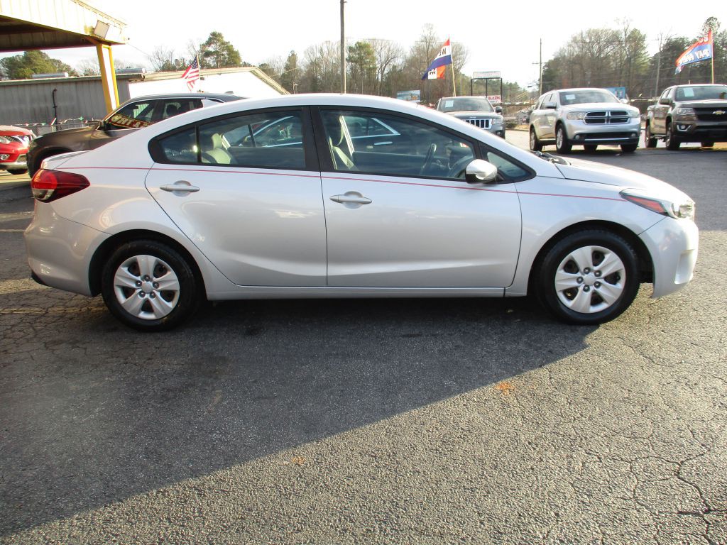 2017 Kia Forte Image 4