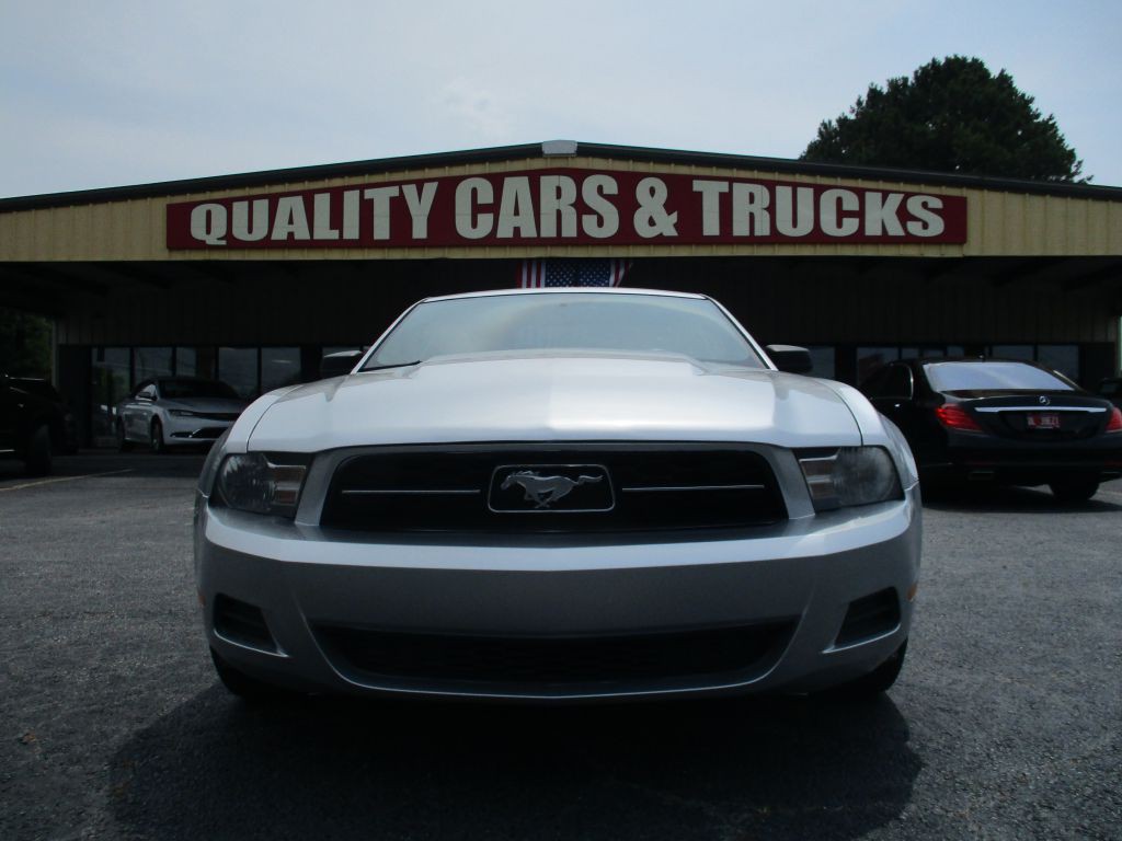 2012 Ford Mustang Image 2