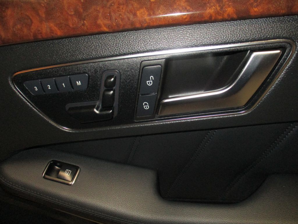 2013 Mercedes-Benz E-Class Image 21