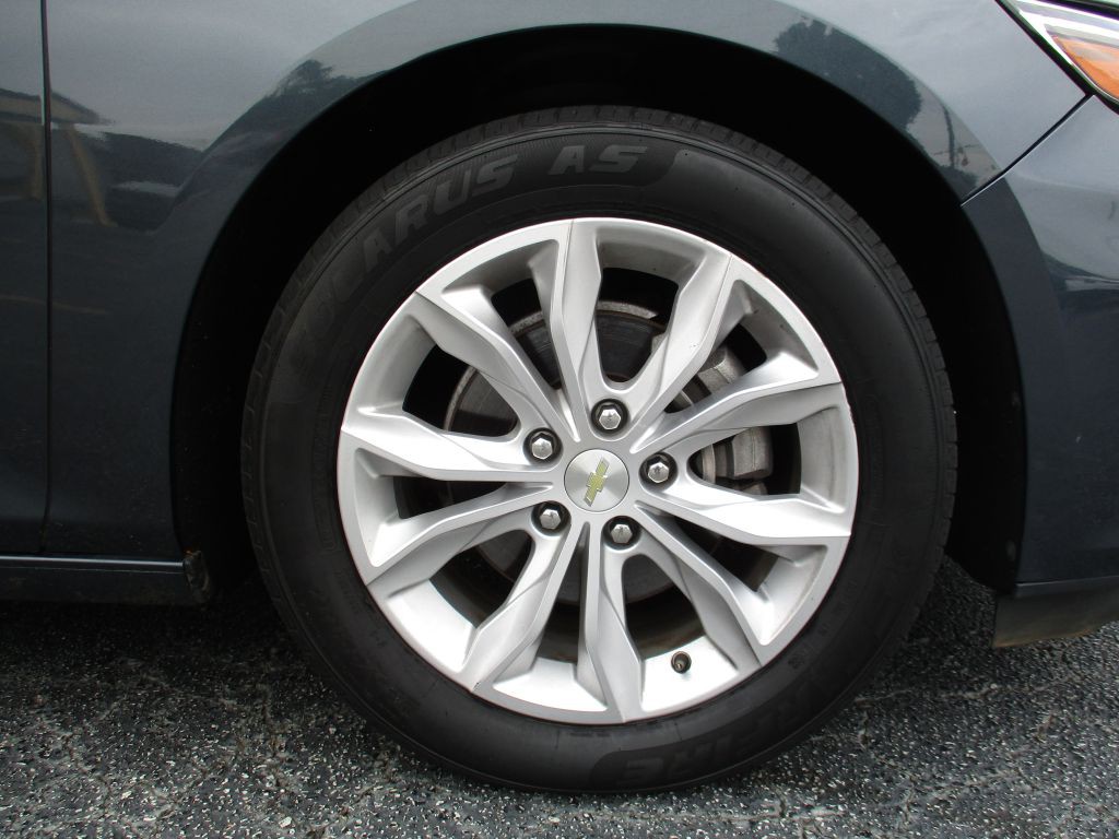 2020 Chevrolet Malibu Image 25