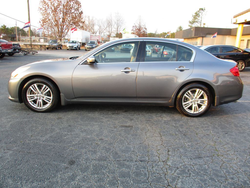 2011 INFINITI G25 Image 2