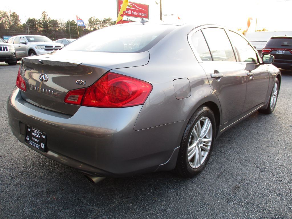 2011 INFINITI G25 Image 7