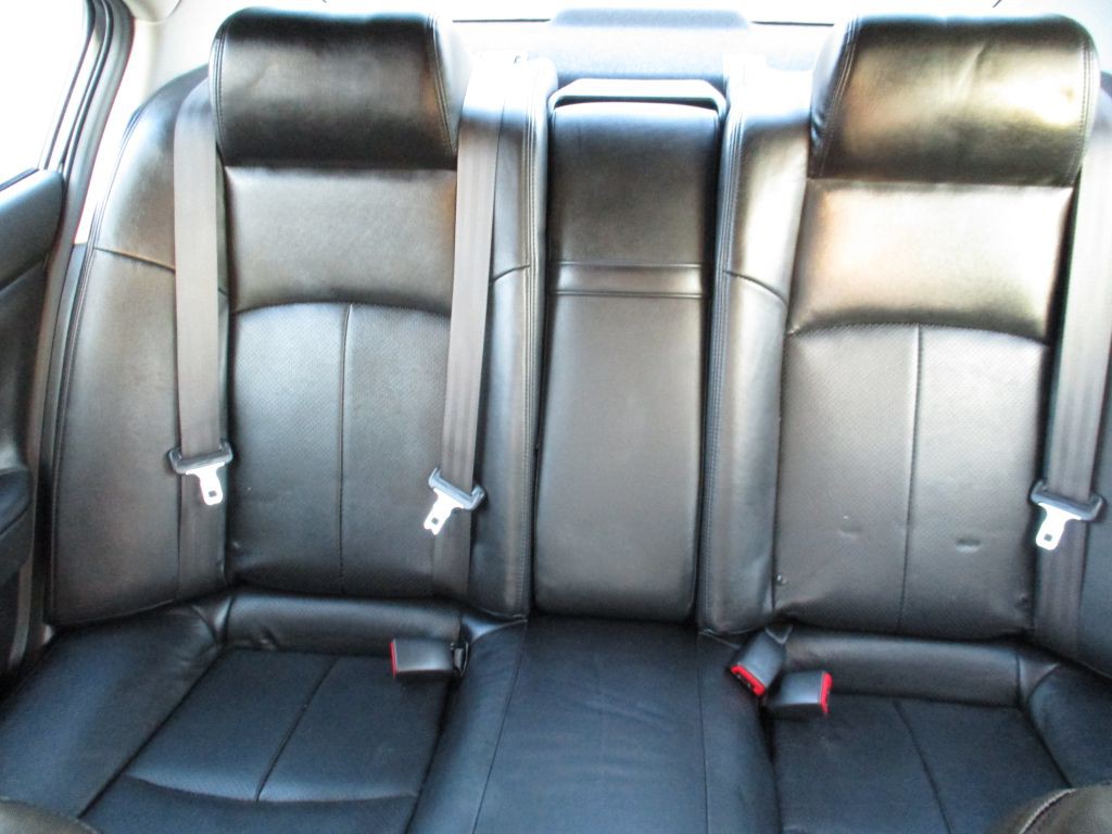 2011 INFINITI G25 Image 15