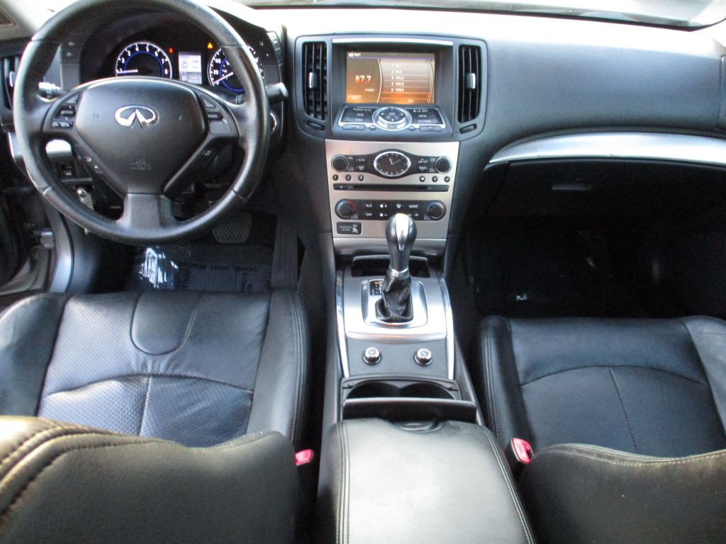 2011 INFINITI G25 Image 16