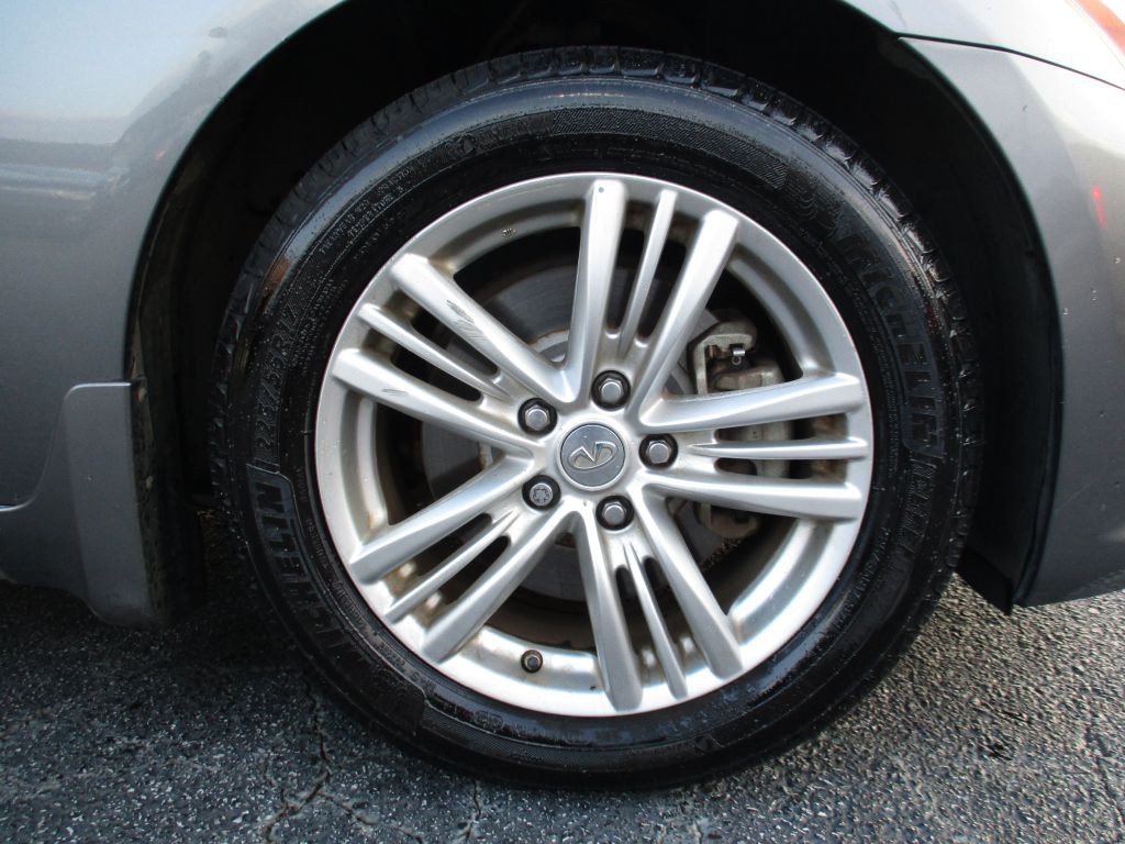 2011 INFINITI G25 Image 25