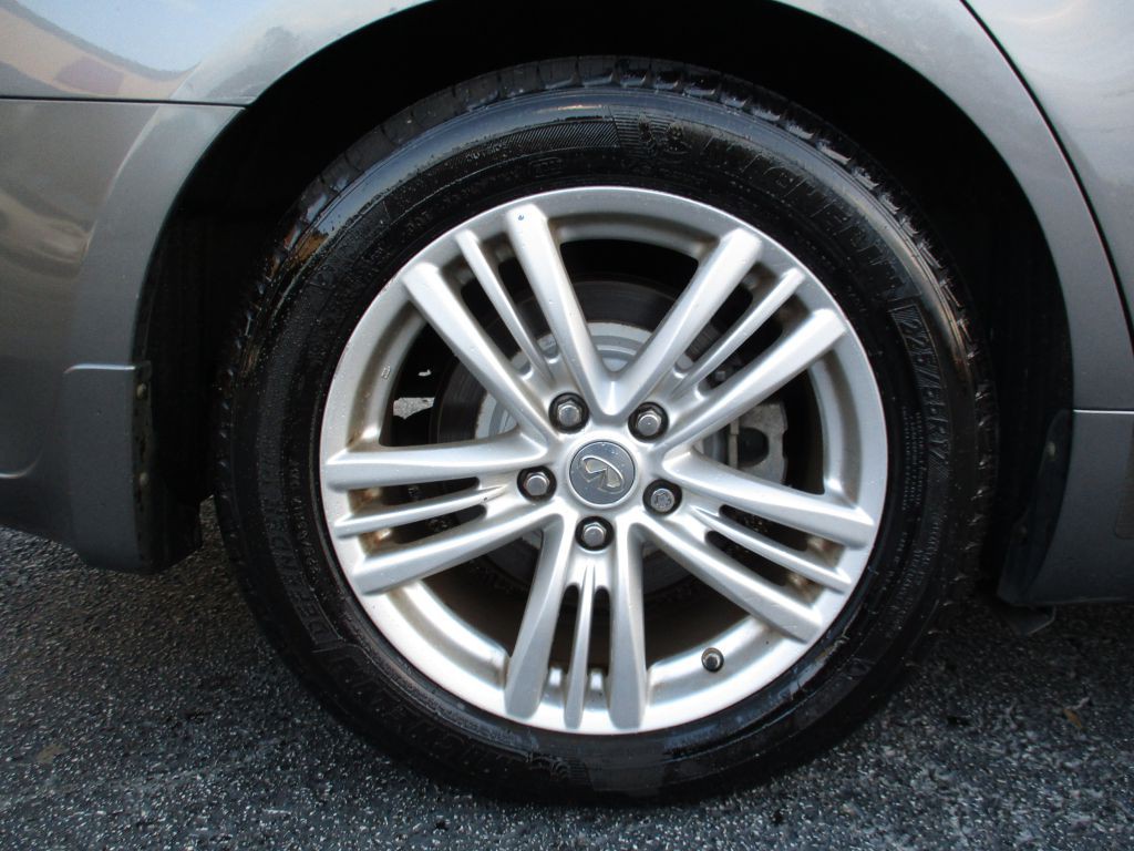 2011 INFINITI G25 Image 26