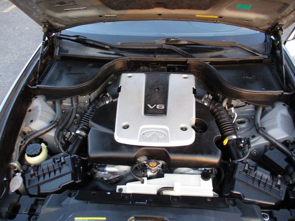 2011 INFINITI G25 Image 30