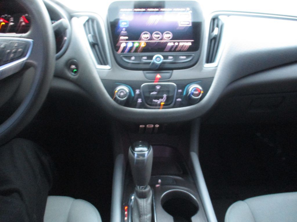2019 Chevrolet Malibu Image 12