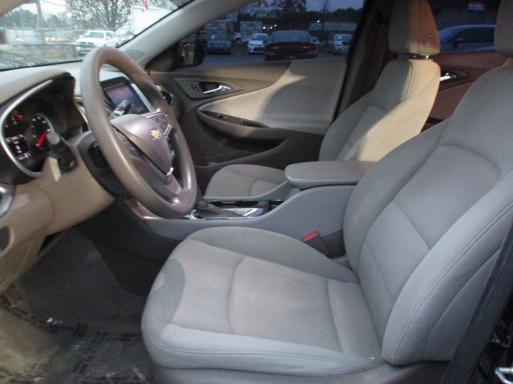 2019 Chevrolet Malibu Image 16