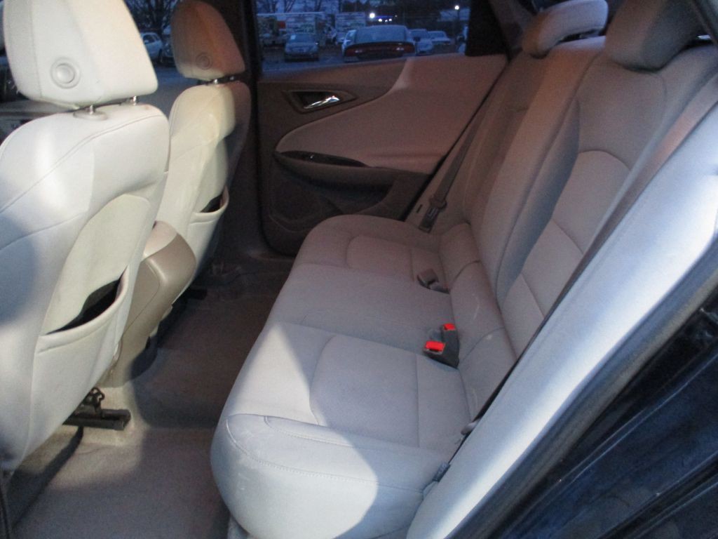 2019 Chevrolet Malibu Image 17