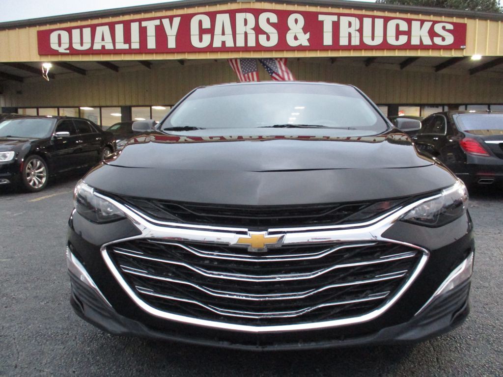 2019 Chevrolet Malibu Image 2